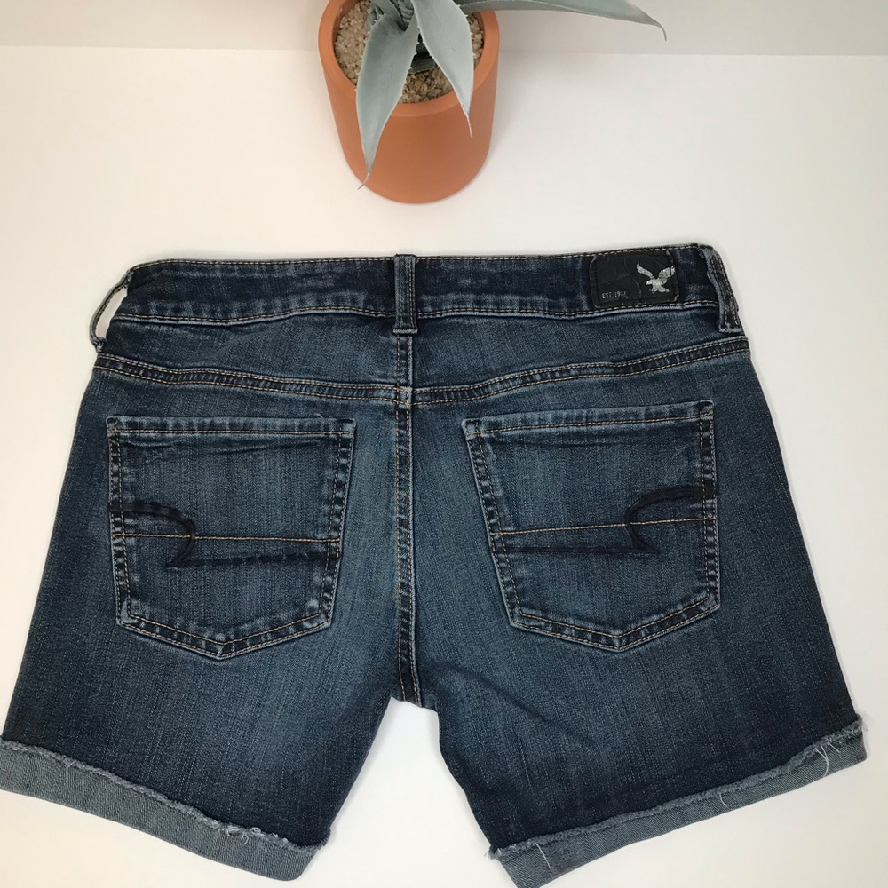 American Eagle Mid-Rise Raw-Hem Jean Shorts - 4 - Picture 13 of 17